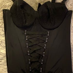 Black bustier brand Cacique